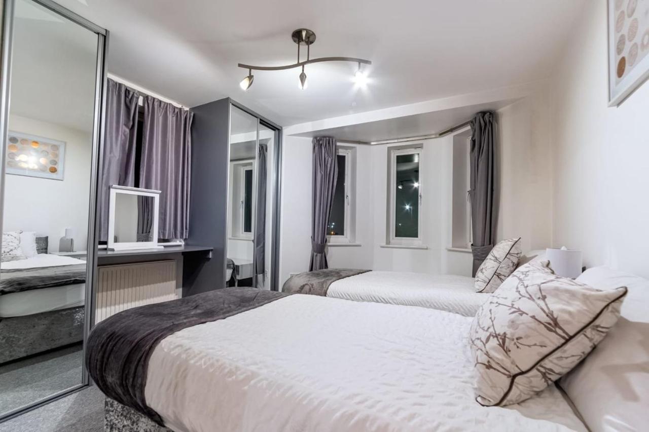 80 Clayburn By Incredible Stay Питерборо Екстериор снимка